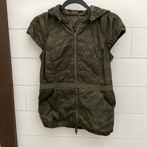 Lululemon spring fling puffy vest in green camo